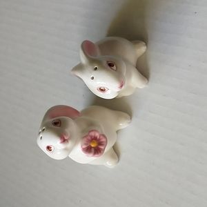 Avon 1983 Porcelain Bunny Salt and Pepper Shaker